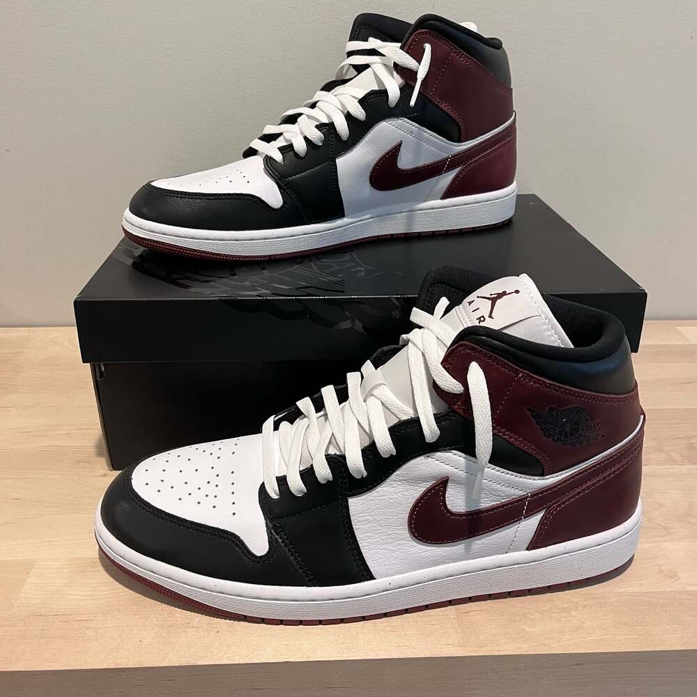 Air Jordan 1 Mid SE White/Dark Pony-Black Size 12.5 Men